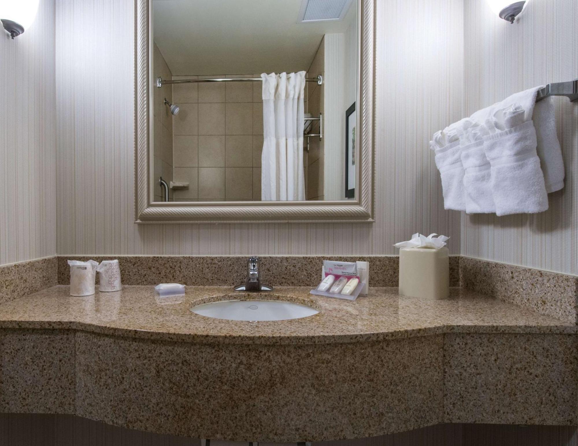 Hilton Garden Inn Tallahassee Central Екстериор снимка