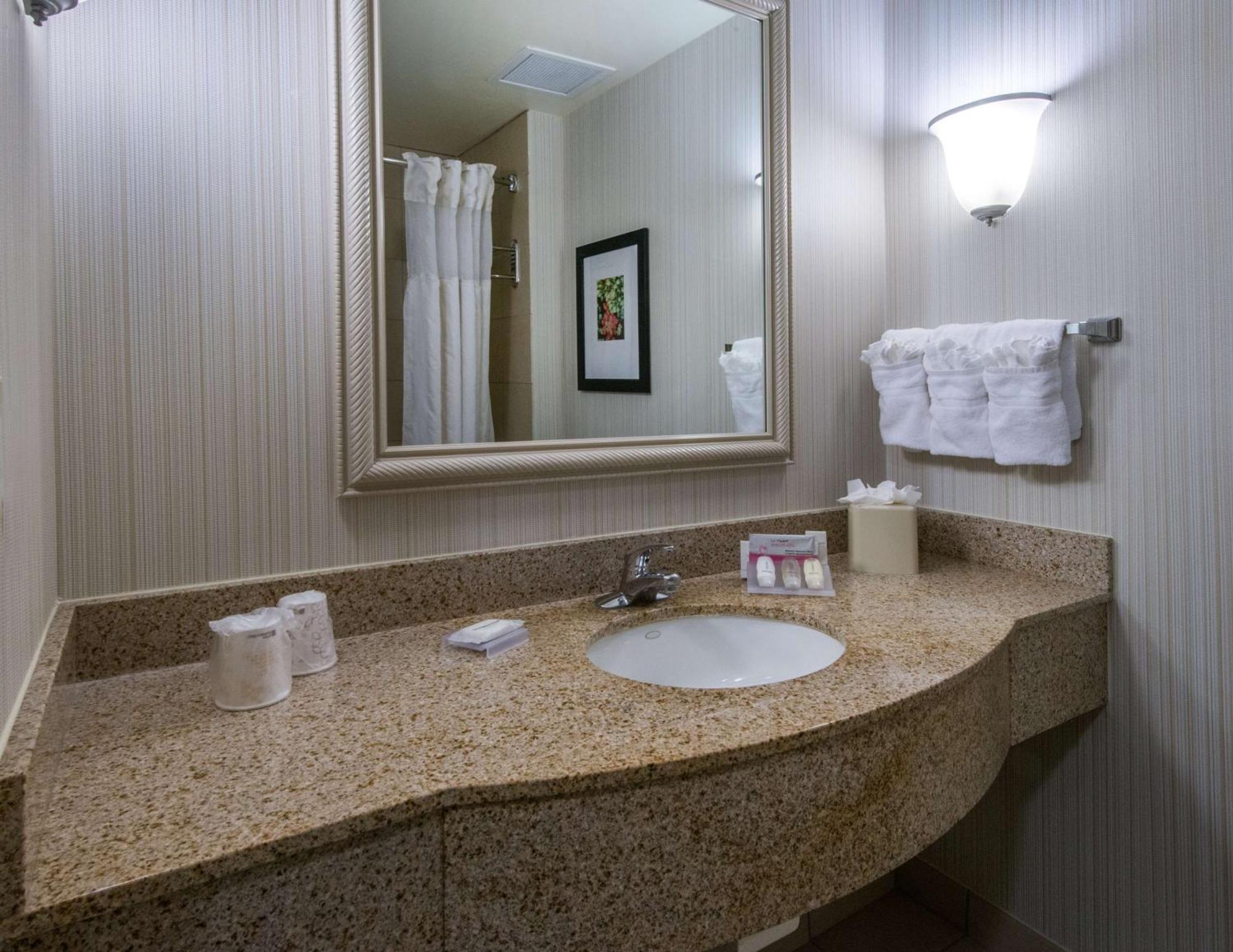 Hilton Garden Inn Tallahassee Central Екстериор снимка