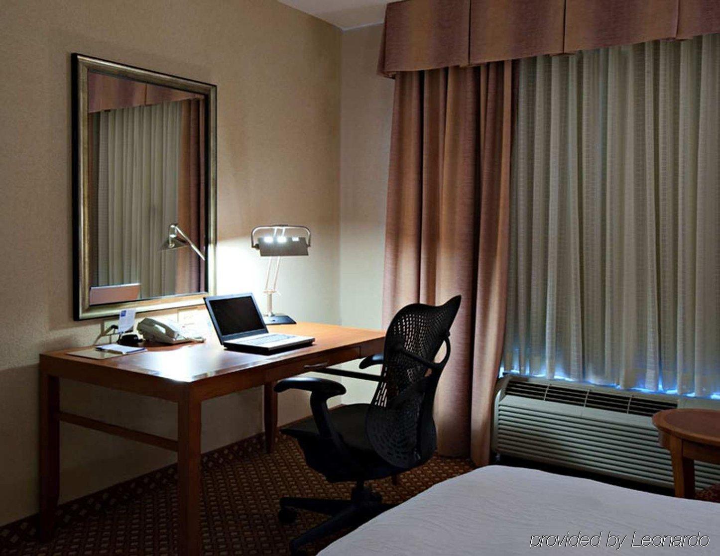 Hilton Garden Inn Tallahassee Central Стая снимка